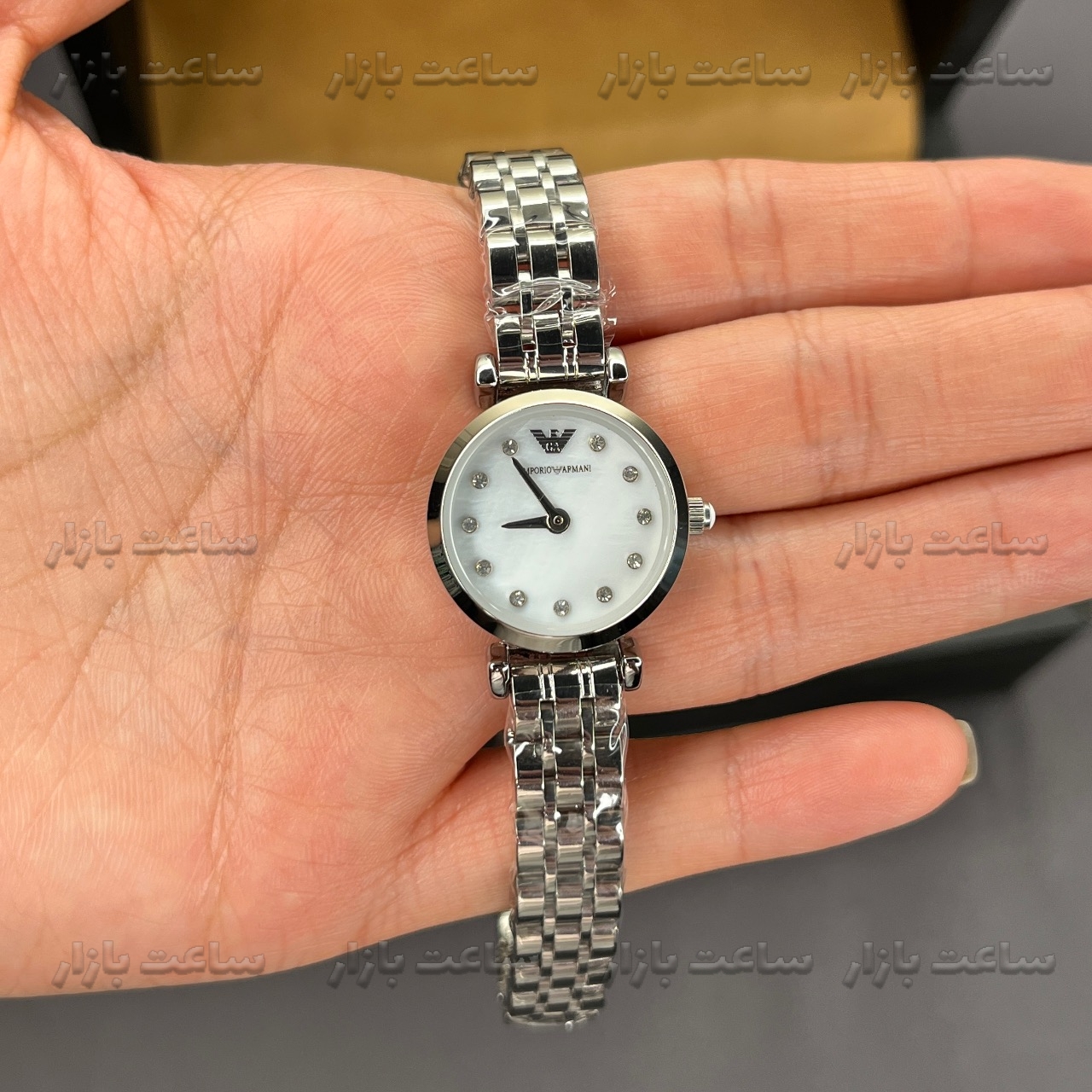 خرید ساعت زنانه امپریو آرمانی سیلور صفحه صدفی Emporio Armani SD8324